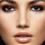 تعلمي طريقة وضع مكياج نهاري للجامعة وأوقات العمل